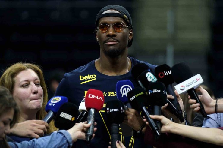 NİGEL HAYES-DAVİS: "MVP OLDUĞUM İÇİN GURUR DUYUYORUM"