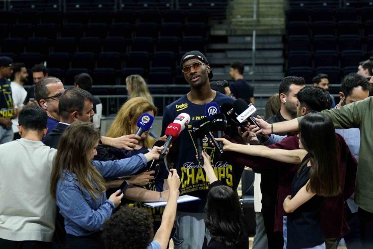 NİGEL HAYES-DAVİS: "MVP OLDUĞUM İÇİN GURUR DUYUYORUM"