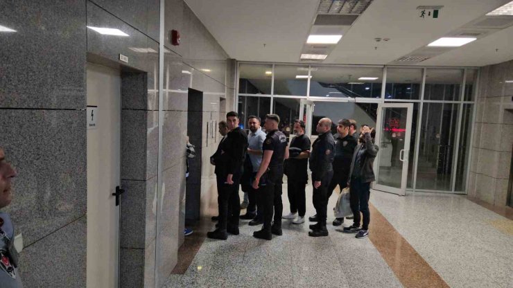 İBB’YE YÖNELİK YOLSUZLUK SORUŞTURMASINDA 25 ŞÜPHELİ TUTUKLANDI