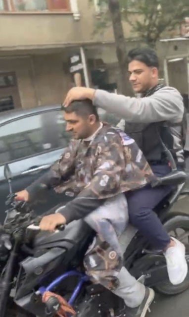 SULTANGAZİ’DE SEYİR HALİNDEKİ MOTOSİKLET ÜZERİNDE TIRAŞ