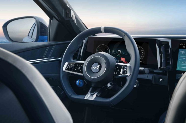 ALPİNE’İN SPORTİF FASTBACK MODELİNİN DÜNYA LANSMANI GERÇEKLEŞTİ