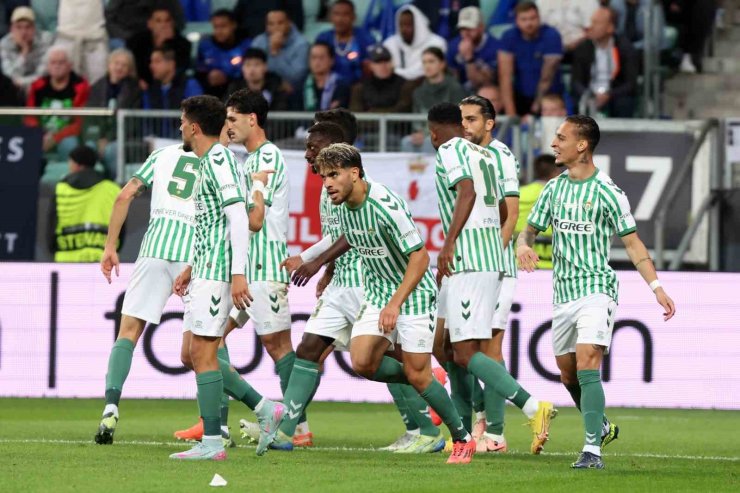 UEFA KONFERANS LİGİ KUPASI CHELSEA’NİN