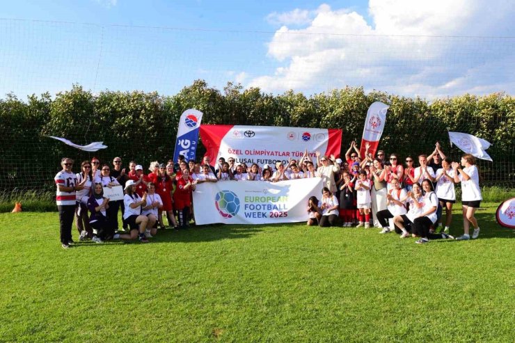 160 ÖZEL SPORCU İZMİR BAYINDIR’DA YEŞİL SAHADA BULUŞTU