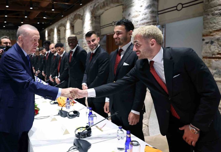 CUMHURBAŞKANI ERDOĞAN, GALATASARAY’I KABUL ETTİ