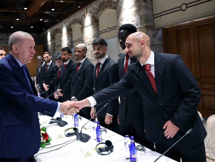 CUMHURBAŞKANI ERDOĞAN, GALATASARAY’I KABUL ETTİ