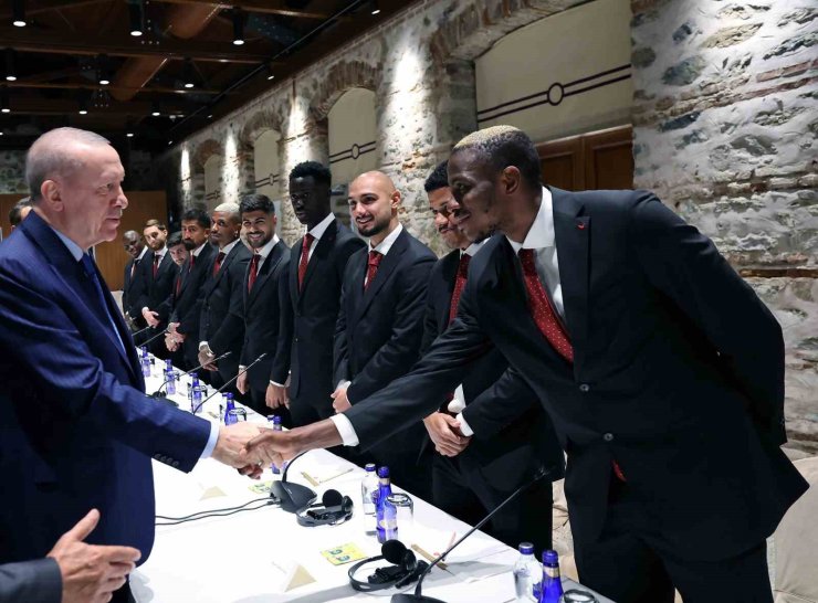 CUMHURBAŞKANI ERDOĞAN, GALATASARAY’I KABUL ETTİ