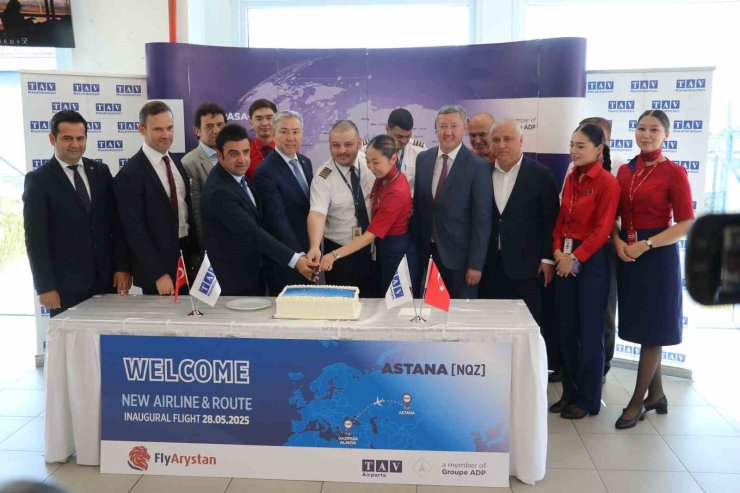 GAZİPAŞA-ALANYA HAVALİMANI, FLYARSYTAN’IN İLK UÇUŞUNU KARŞILADI