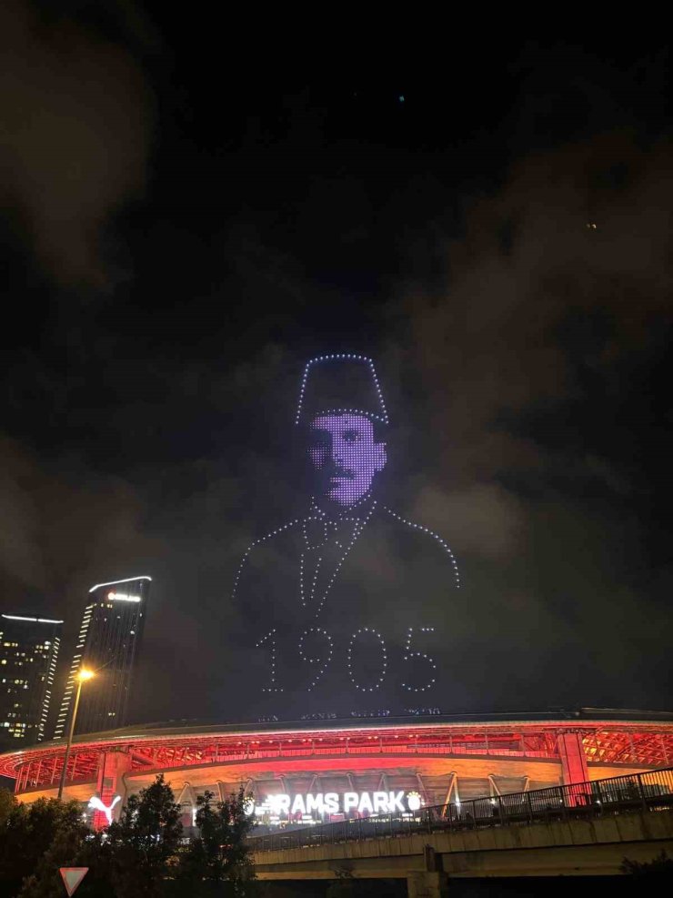 GALATASARAY’DAN DRON ŞOV