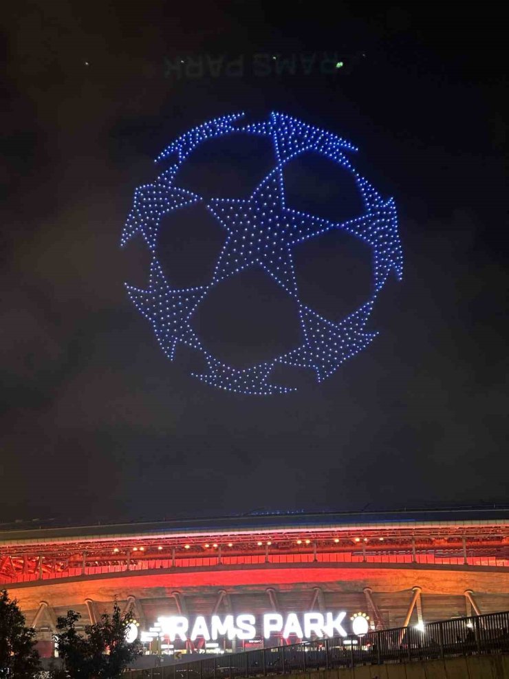 GALATASARAY’DAN DRON ŞOV