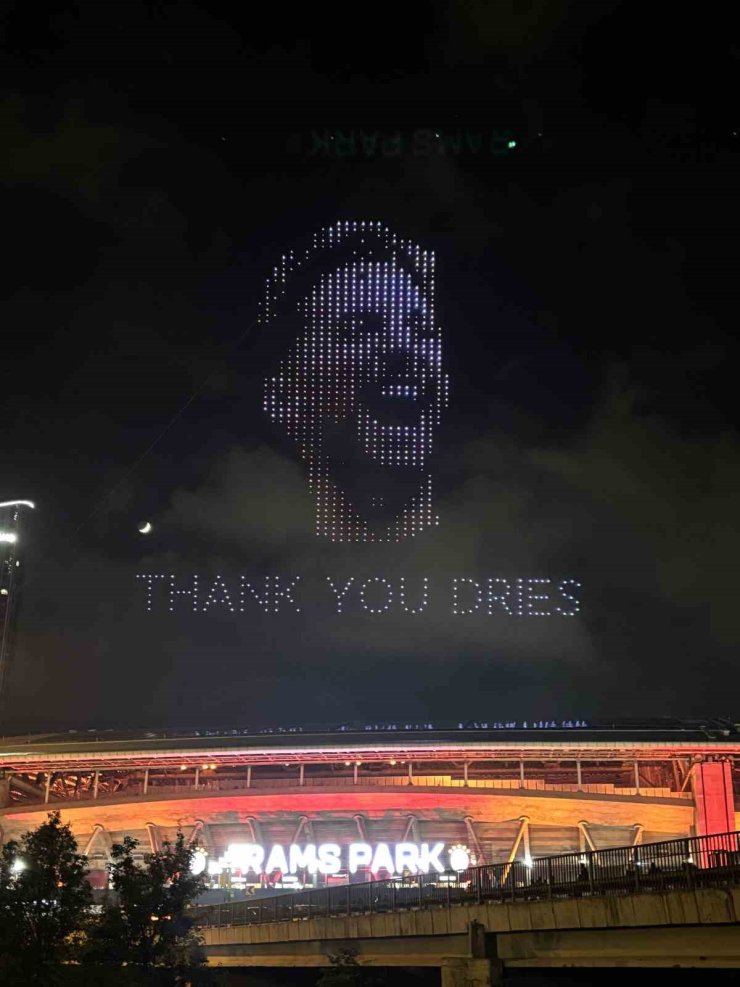 GALATASARAY’DAN DRON ŞOV