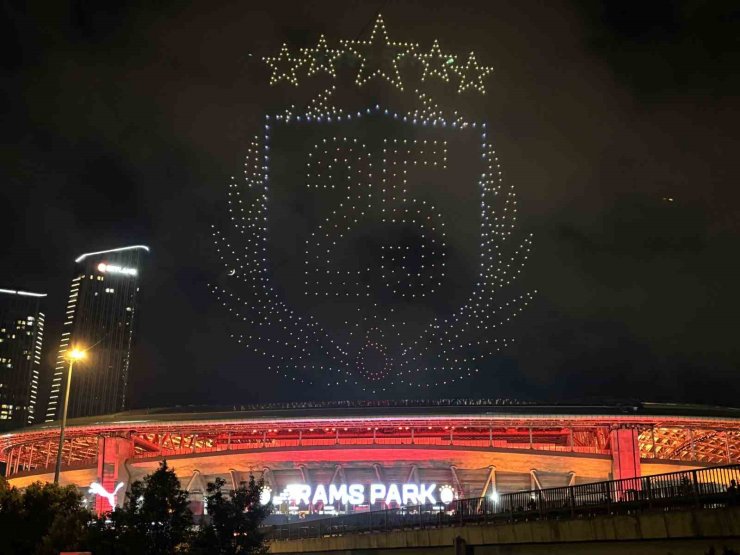 GALATASARAY’DAN DRON ŞOV