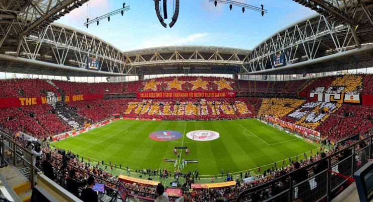 GALATASARAY TARAFTARINDAN, ŞAMPİYONLUĞA ÖZEL KOREOGRAFİ