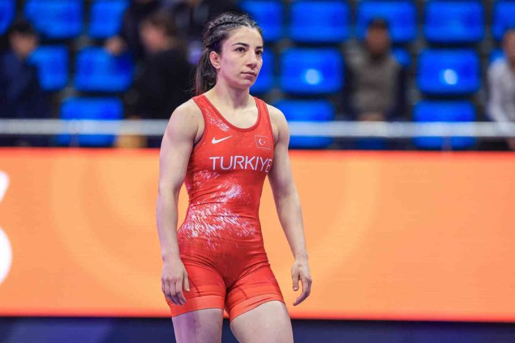 MOĞOLİSTAN’DA MİLLİ KADIN GÜREŞÇİLERDEN 1 GÜMÜŞ VE 1 BRONZ