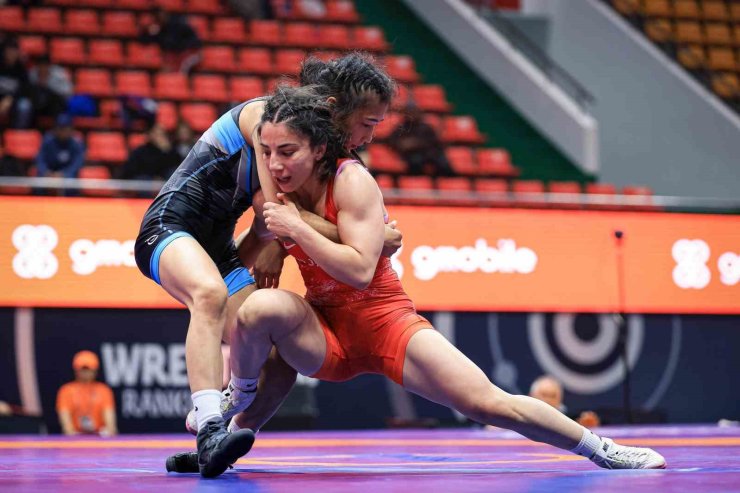 MOĞOLİSTAN’DA MİLLİ KADIN GÜREŞÇİLERDEN 1 GÜMÜŞ VE 1 BRONZ