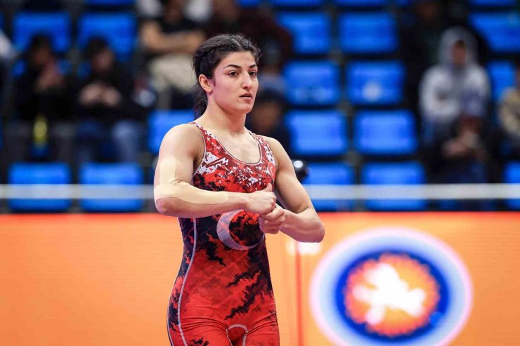 MOĞOLİSTAN’DA MİLLİ KADIN GÜREŞÇİLERDEN 1 GÜMÜŞ VE 1 BRONZ