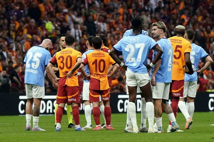 TRENDYOL SÜPER LİG: GALATASARAY: 1 - BAŞAKŞEHİR: 0 (İLK YARI)
