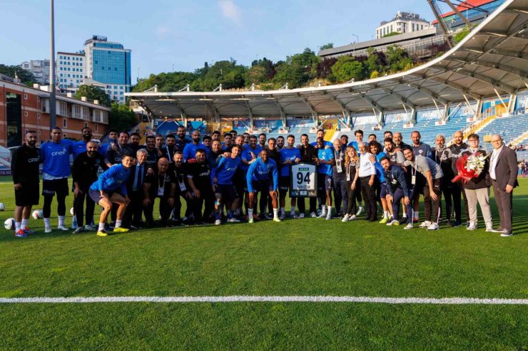 YASİN ÖZCAN, SON MAÇINA KAPTAN OLARAK ÇIKTI