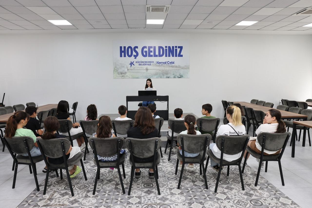 stgb7zqazmrx3jI90gphbolu.jpg